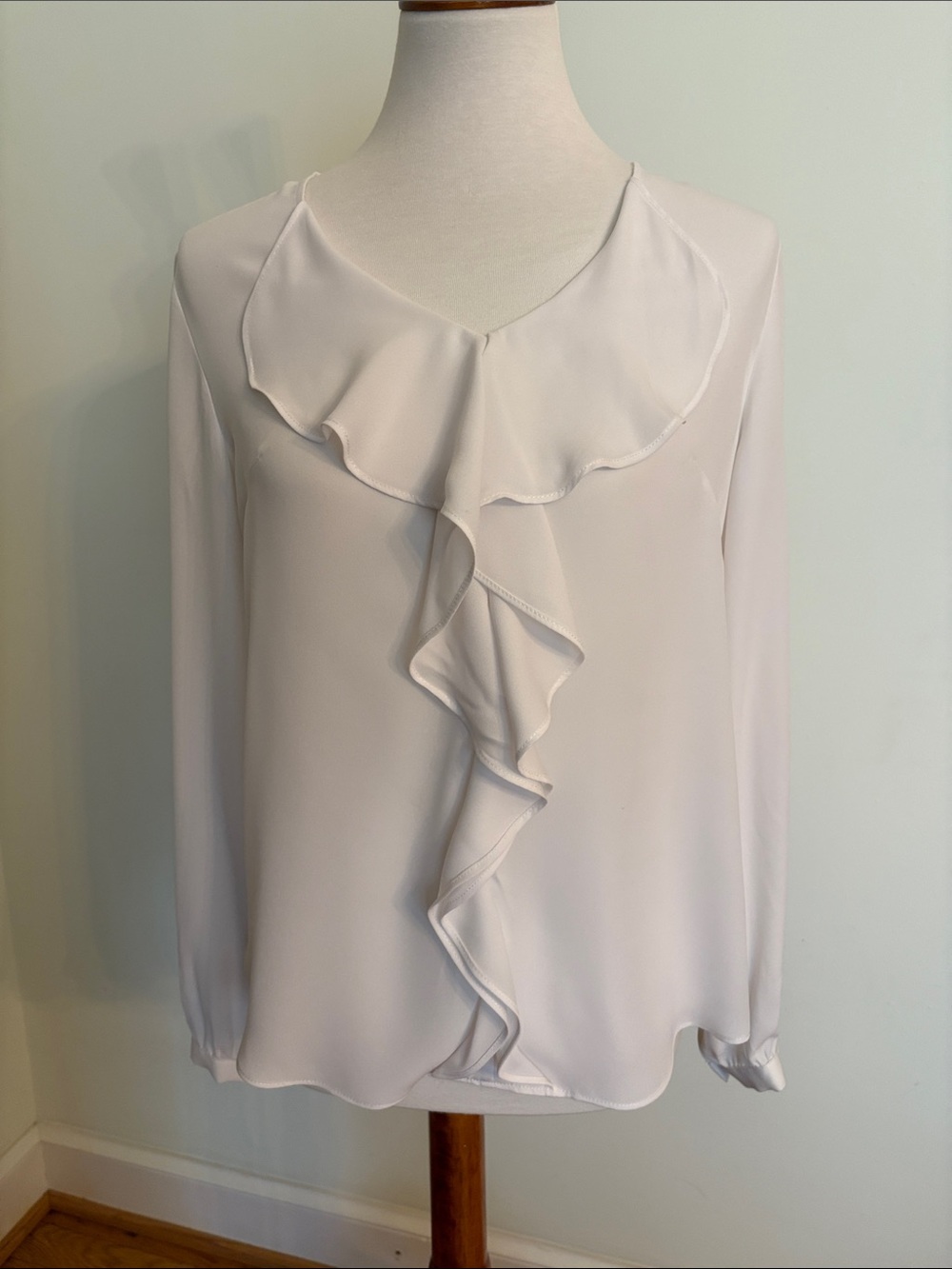 White House Black Market Cream Ruffle-Front Long Sleeve Blouse